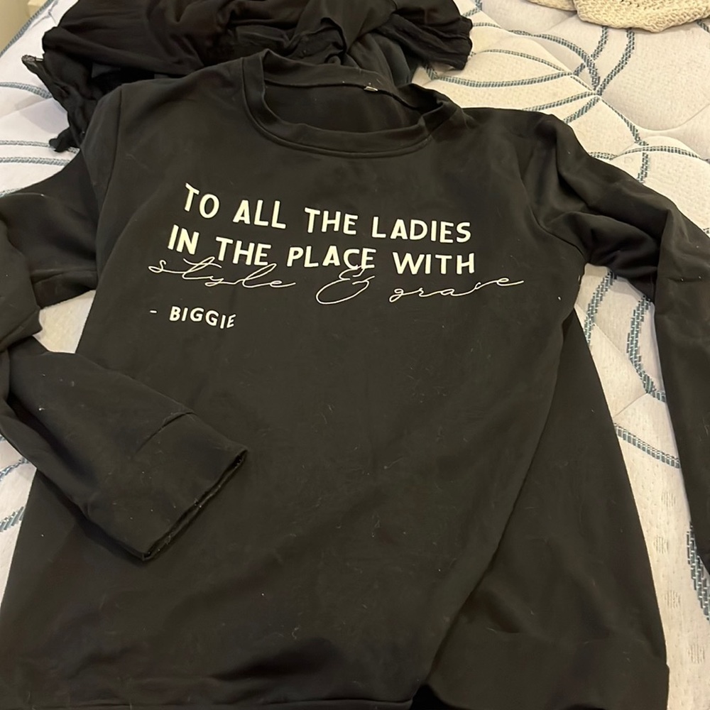 Black sweatshirt size small EUC